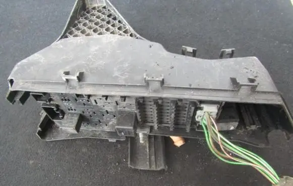 Volvo S60 Fuse box set 9494210 9452993