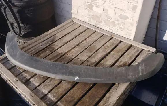 Front bumper lip