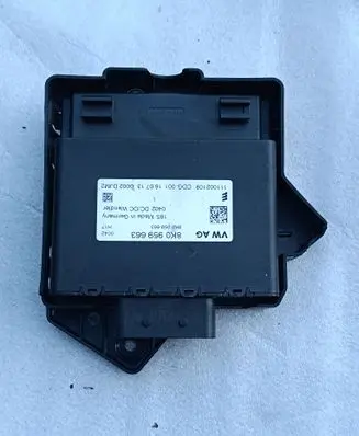 Audi Q7 4L Voltage converter/converter module 8K0959663