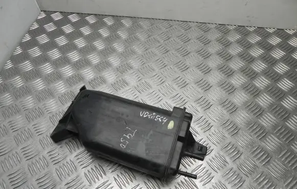 Audi Q3 8U Vacuum air tank 3C0201801E VD18564