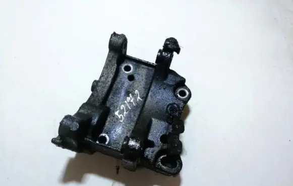 Peugeot 307 Engine mounting bracket