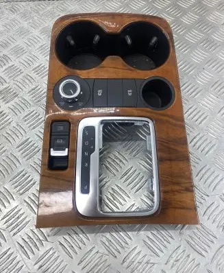 Cup holder front