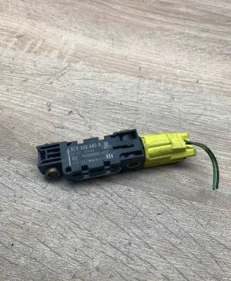 Audi A4 S4 B7 8E 8H Airbag deployment crash/impact sensor 8E0959643B Used