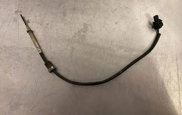 BMW 5 F10 F11 Exhaust gas temperature sensor 8589814 2657009071