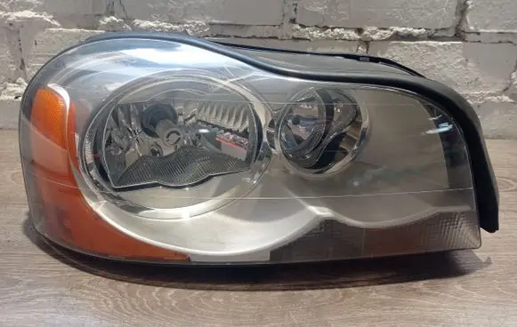 Volvo XC90 Headlight/headlamp 89902379