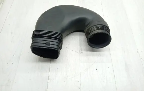 Audi A3 S3 8P Air intake duct part 3C0129618D