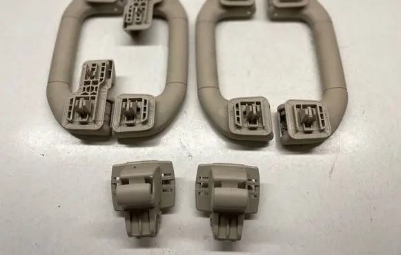 Mercedes-Benz E W212 A set of handles for the ceiling A2048100151 A2048100051