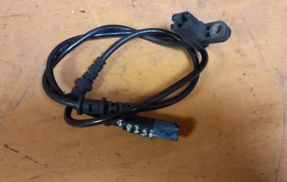 Mercedes-Benz Sprinter W906 Brake pads wear sensor A0525456228