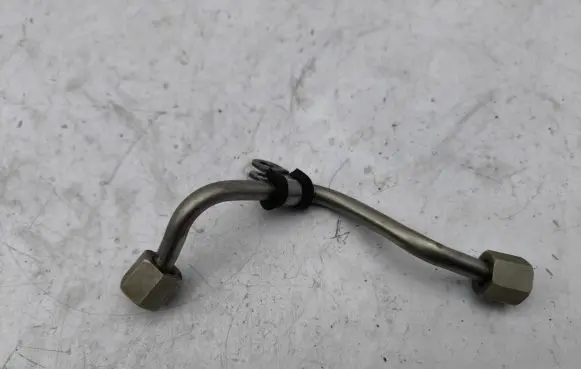 Fuel injector supply line/pipe