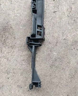 Mercedes-Benz ML W164 Radiator mount bracket A1645040018