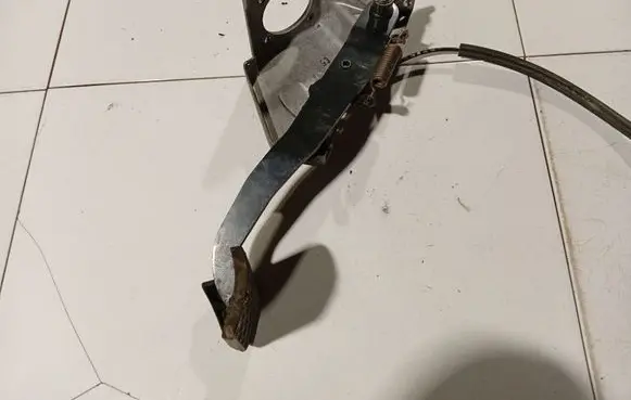 Mercedes-Benz ML W163 Brake pedal 