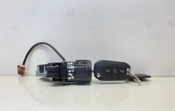 Peugeot 208 Ignition lock 9663123380