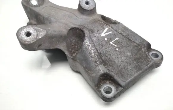 BMW 1 E81 E87 Engine mounting bracket 6776529 22116776529