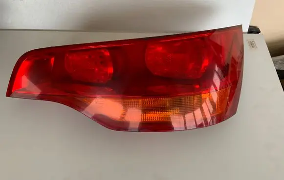 Audi Q7 4L Tailgate rear/tail lights 4L0945094