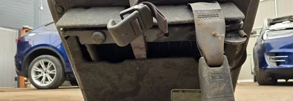 Mitsubishi Pajero Rear seat 