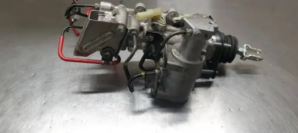 Toyota Auris E180 Master brake cylinder 4727047030