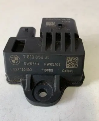 BMW 5 F10 F11 Glow plug pre-heat relay 7810856 522120103