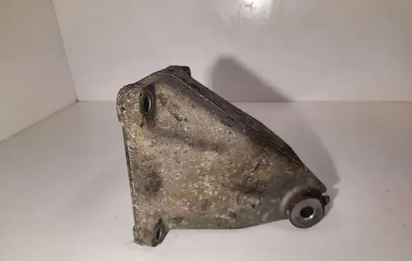 Mercedes-Benz E W210 Engine mounting bracket A6062230104
