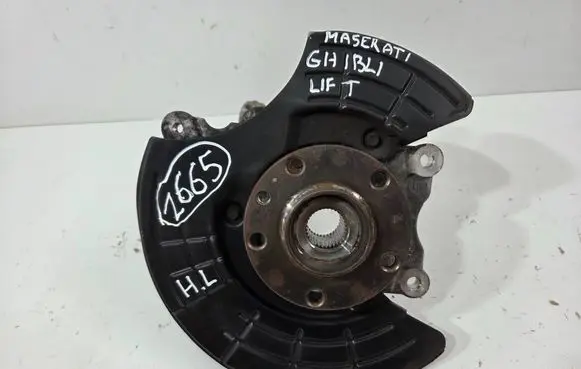 Rear wheel hub spindle/knuckle