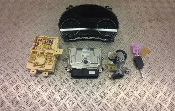 KIA Sportage Engine control unit/module 39110-2brn1
