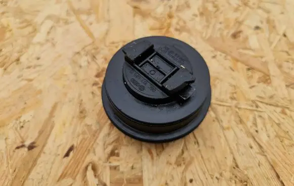 Volkswagen PASSAT B6 Oil filler cap 06C103485N