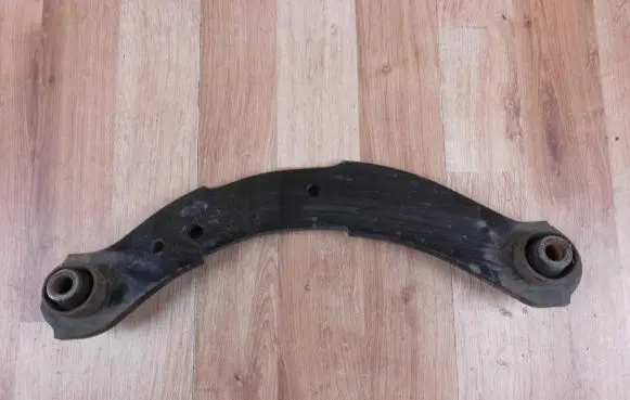 Mitsubishi Outlander Rear control arm 4110A133 4110A140