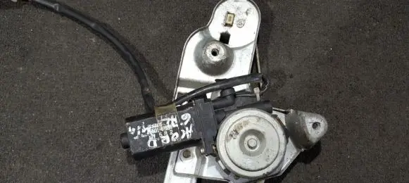 Mazda Xedos 6 Rear door window regulator motor 650161634
