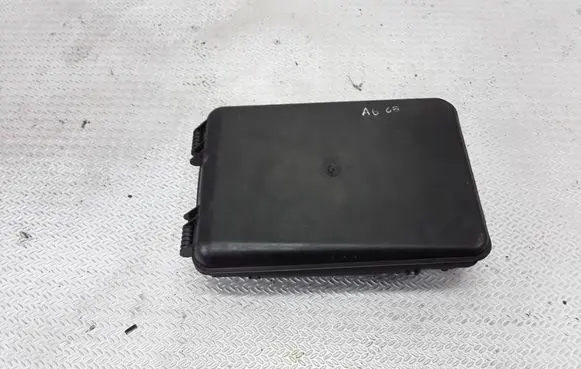 Toyota Avensis T250 Fuse box set 8D0927613 8D0927355A