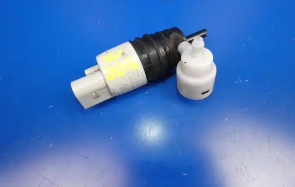 Mercedes-Benz C W205 Windscreen/windshield washer pump A0998660021 HS1279C3