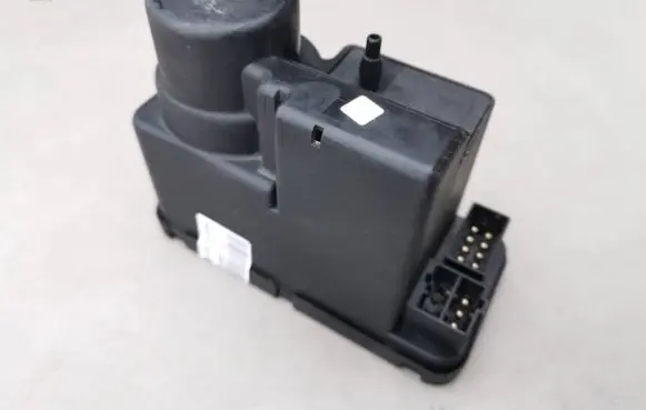 Mercedes-Benz C W202 Central locking vacuum pump 2028001448 MEB0F050BN