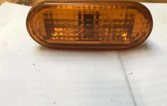 Front fender indicator light