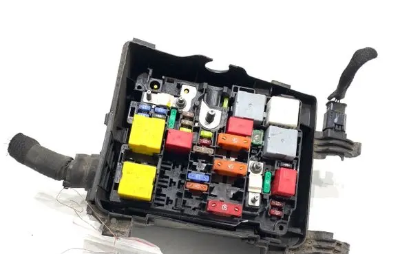 Peugeot 3008 II Fuse box set 9804846880