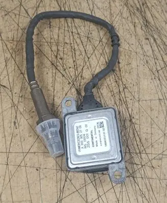 Mercedes-Benz V Class W447 Lambda probe sensor A0009052709