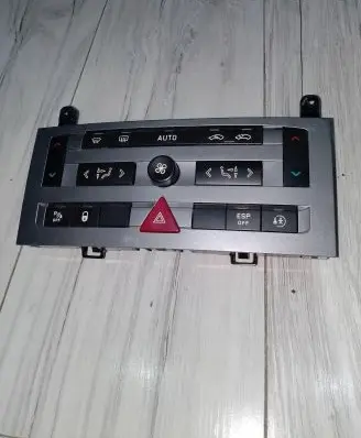 Peugeot 407 Climate control unit 96573322XF