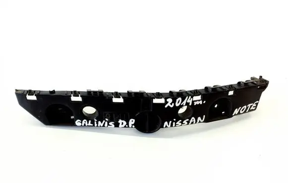 Rear bumper mounting bracket