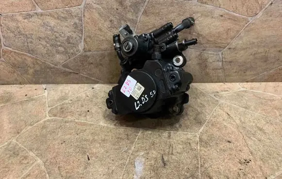 Mercedes-Benz Vito Viano W639 Mechanical fuel pump A6510700101
