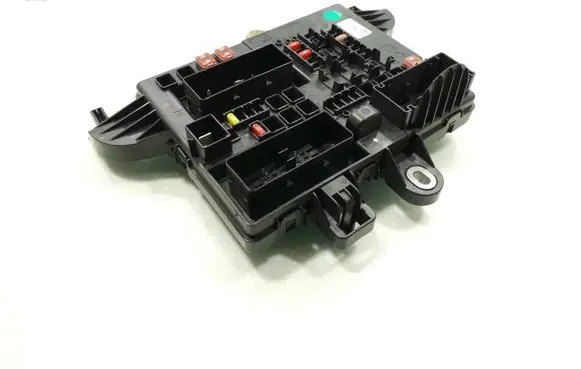 Opel Insignia A Fuse module 13277321 21145516610
