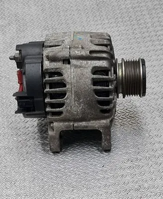 Renault Clio IV Generator/alternator 231007865R 2114001842 2612718A