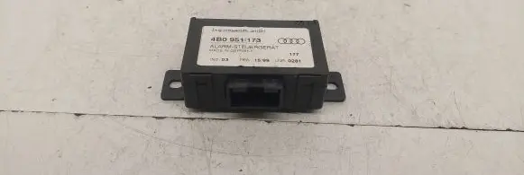 Audi A6 S6 C5 4B Alarm control unit/module 4B0951173