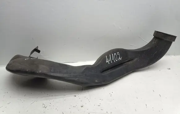 Opel Astra J Air intake hose/pipe 135875880 1054923S02