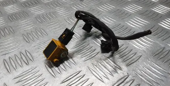 Mercedes-Benz E W212 Airbag deployment crash/impact sensor A2128210351