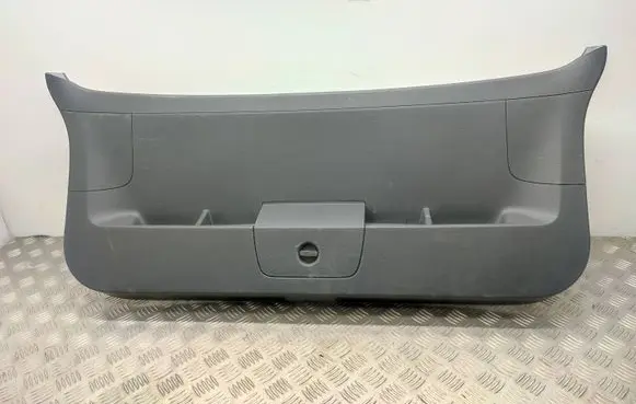 Volkswagen Golf VII Tailgate/boot cover trim set 