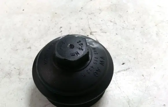 Volkswagen PASSAT B6 Oil filter cover 045115433B