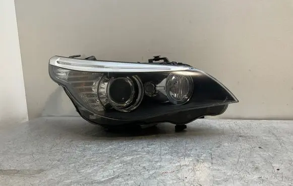 BMW 5 E60 E61 Headlight/headlamp 7044676