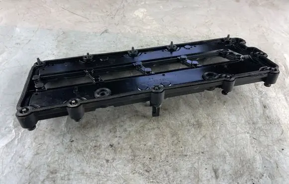 Audi A8 S8 D3 4E Rocker cam cover 057103470J