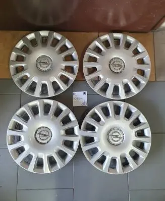 Vauxhall Corsa D R14 wheel hub/cap/trim 