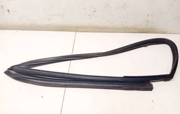 Nissan X-Trail T30 Rubber seal front coupe door 