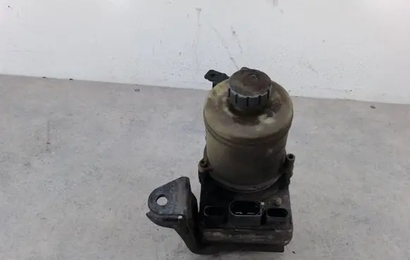 Volkswagen Fox Power steering pump 6Q0423155AD