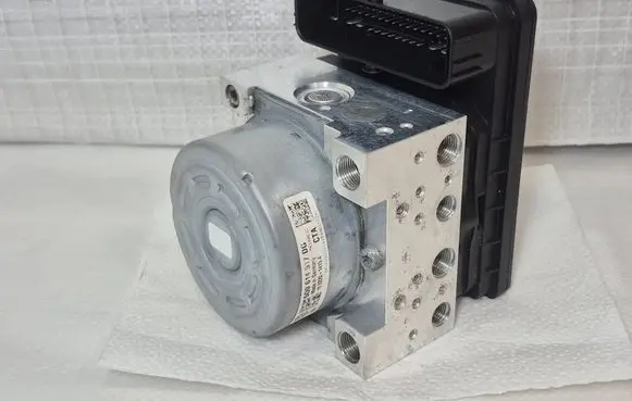 Skoda Superb B8 (3V) ABS Pump 5Q0614517DG 10062733021 28515868323