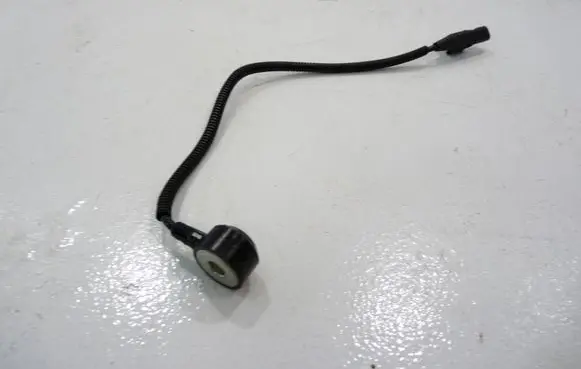 Volkswagen Golf VII Detonation knock sensor 06K905377